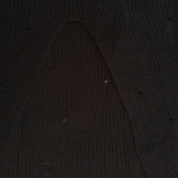 Tunic Sweater w/ Choker - Picture 3 of 6